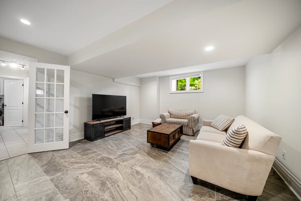 109 Dell Park Ave, North York, ON