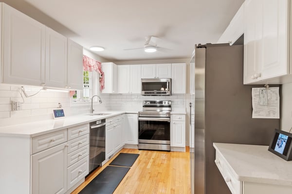 22 Dixon Drive, Litchfield, NH