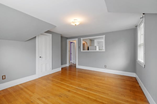 98 Vine St, Nashua, NH