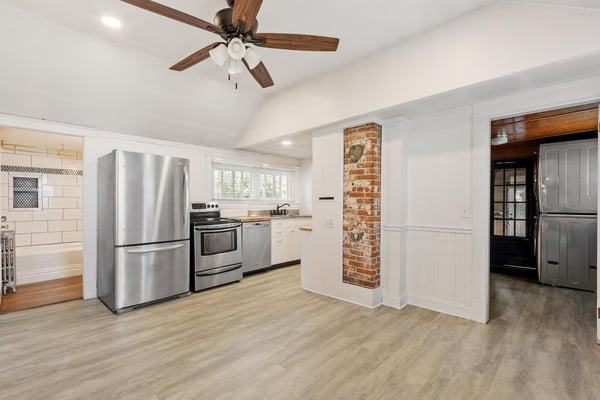 98 Vine St, Nashua, NH