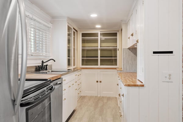 98 Vine St, Nashua, NH