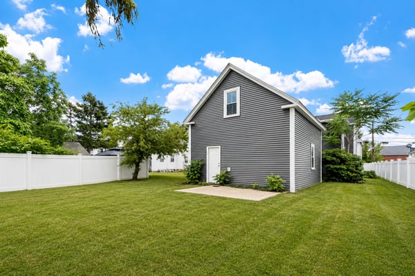 98 Vine St, Nashua, NH