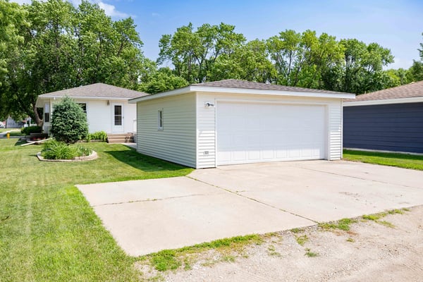 618 5th St SE, East Grand Forks, MN