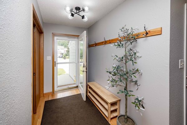 22 VAIL Circle, Grand Forks, ND