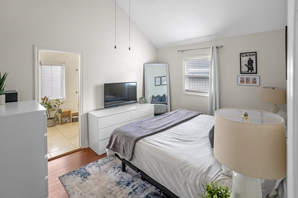5402 Young St, Harwood, ON