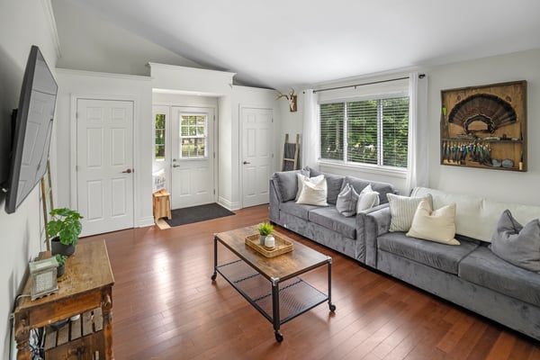 5402 Young St, Harwood, ON