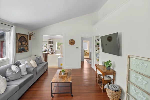 5402 Young St, Harwood, ON