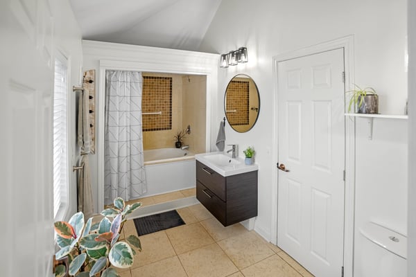 5402 Young St, Harwood, ON