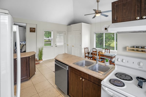 5402 Young St, Harwood, ON