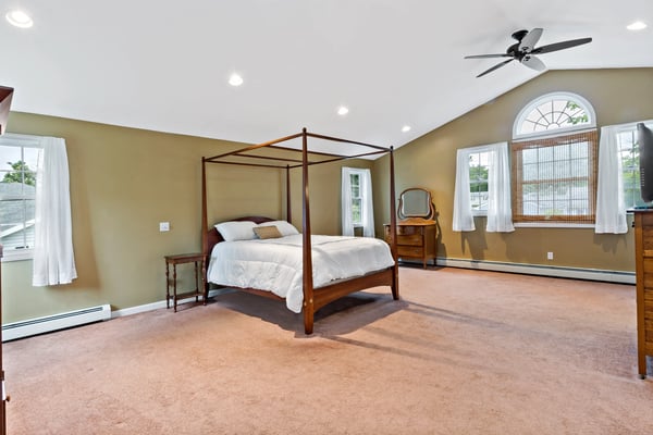 124 Watuppa Ave, Somerset, MA