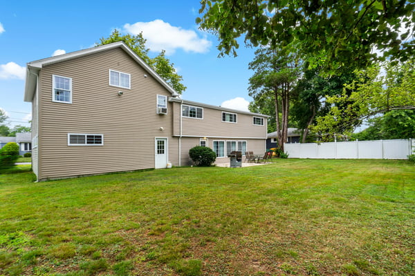 124 Watuppa Ave, Somerset, MA