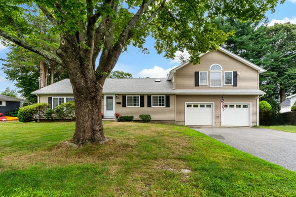 124 Watuppa Ave, Somerset, MA
