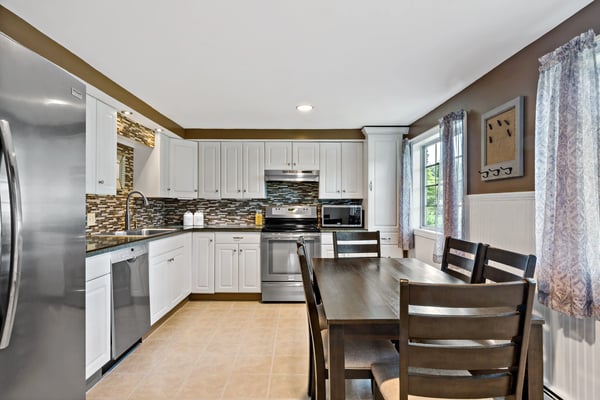 124 Watuppa Ave, Somerset, MA