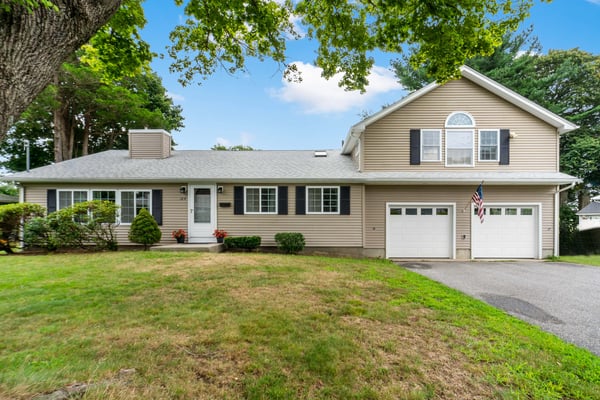 124 Watuppa Ave, Somerset, MA