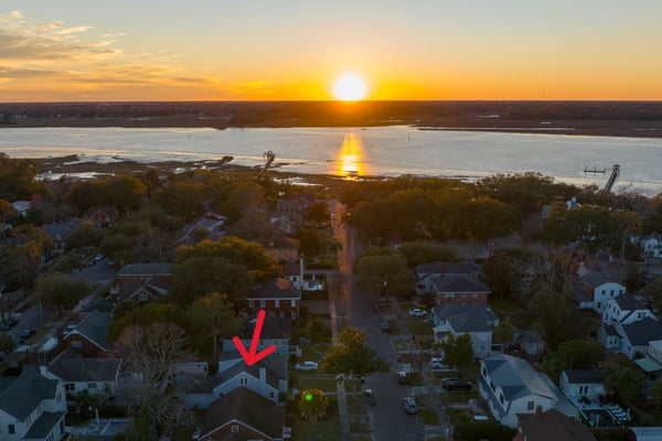 Only A Short Stroll To Ashley River Overlook