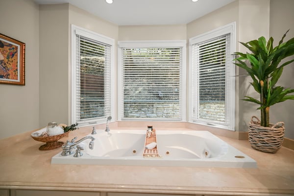 115 Moraga Way, Orinda, CA