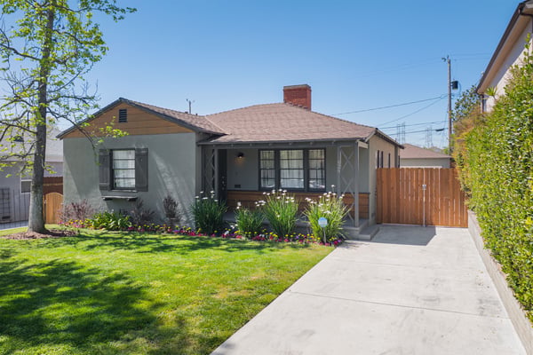 Large front yard and driveway