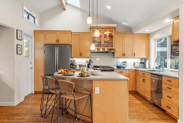 6626 57th Ave NE, Seattle, WA