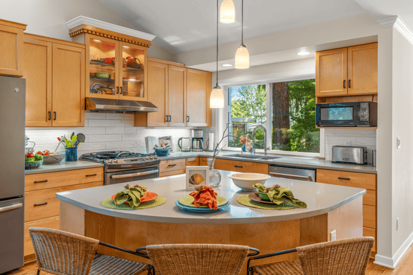 6626 57th Ave NE, Seattle, WA