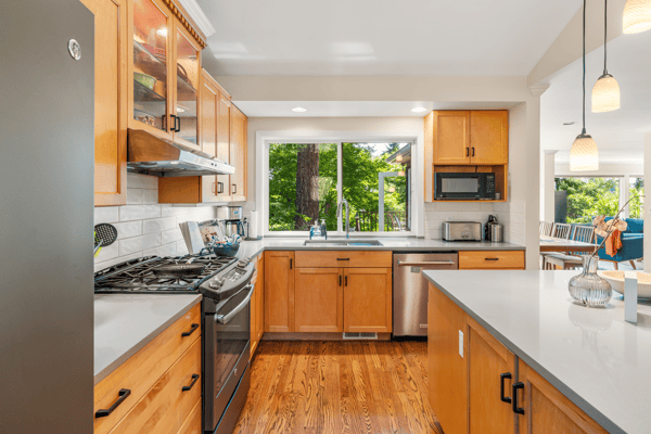 6626 57th Ave NE, Seattle, WA