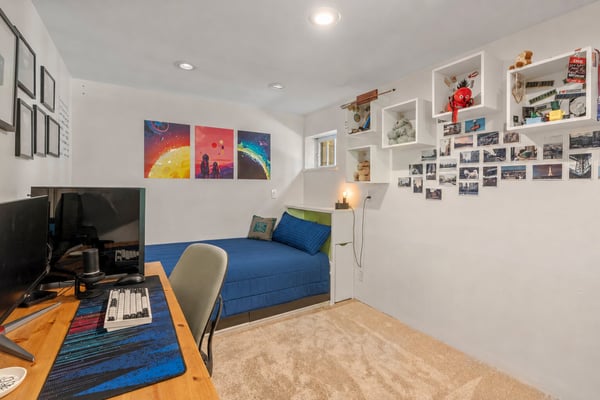 6626 57th Ave NE, Seattle, WA