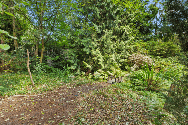 9525 7th Ave NW, Seattle, WA