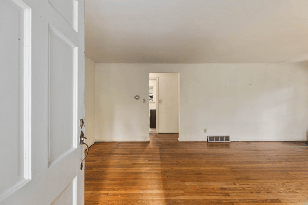 9525 7th Ave NW, Seattle, WA