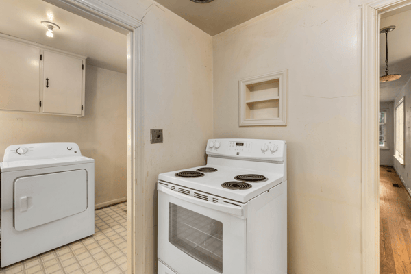 9525 7th Ave NW, Seattle, WA