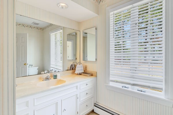 430 Harveys Neck Road, Wicomico Church, VA