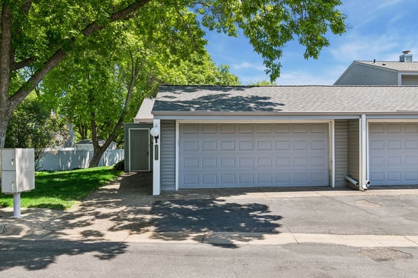 2666 Mackubin St, Roseville, MN
