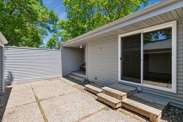 2666 Mackubin St, Roseville, MN