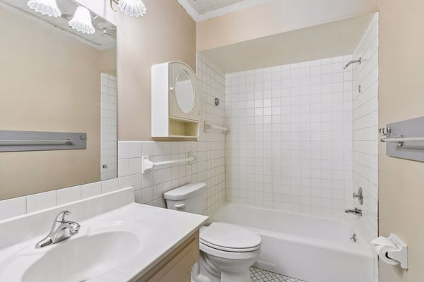 2666 Mackubin St, Roseville, MN