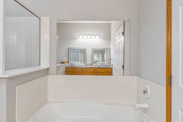 4020 Kindred Way, Lake Elmo, MN