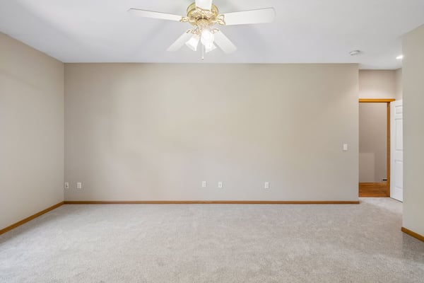 4020 Kindred Way, Lake Elmo, MN