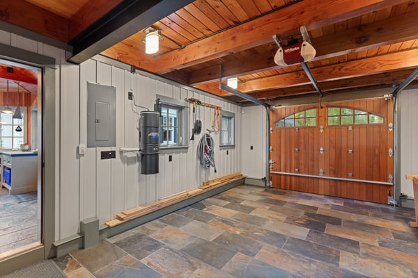 24 Wisteria Drive, Dover, NH