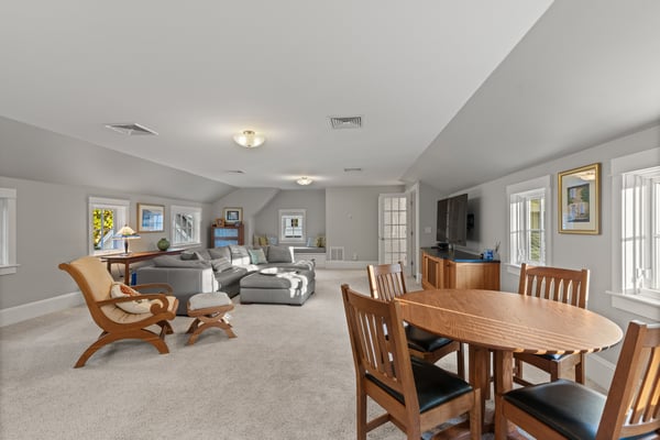 24 Wisteria Drive, Dover, NH