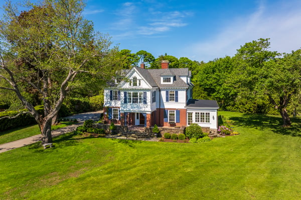 12 Willow Avenue, North Hampton, NH