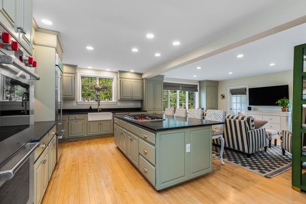 12 Willow Avenue, North Hampton, NH