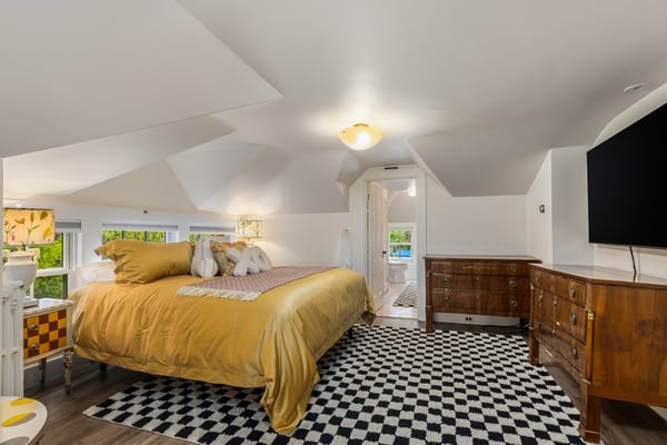 12 Willow Avenue, North Hampton, NH