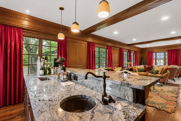 12 Willow Avenue, North Hampton, NH
