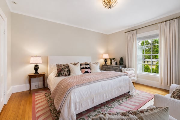 12 Willow Avenue, North Hampton, NH