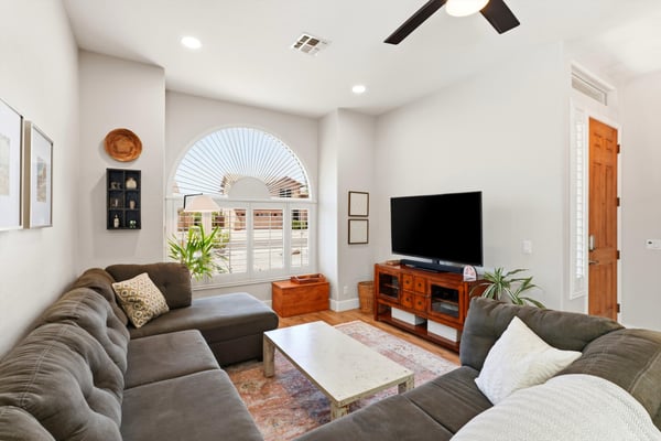 287 W Oxford Ln, Gilbert, AZ