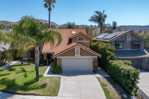 3806 Lost Springs Dr, Calabasas, CA