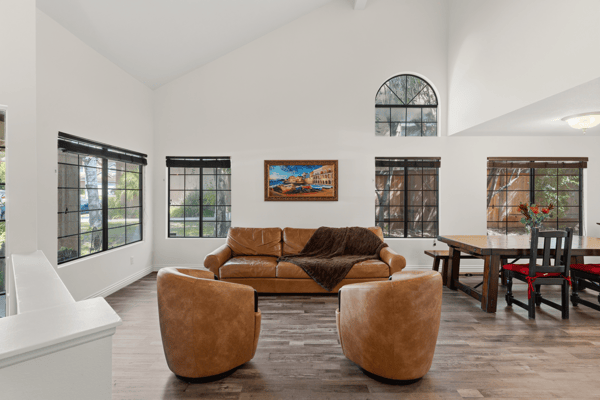 3806 Lost Springs Dr, Calabasas, CA