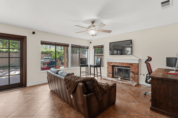 3806 Lost Springs Dr, Calabasas, CA