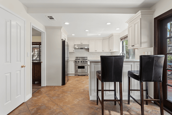 3806 Lost Springs Dr, Calabasas, CA
