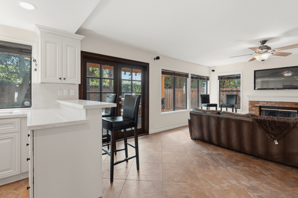 3806 Lost Springs Dr, Calabasas, CA
