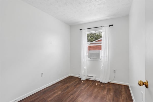 205 S Shenandoah Ave, Front Royal, VA