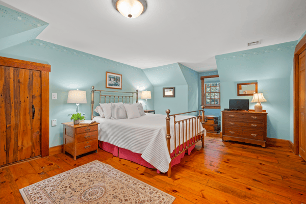 9 Checkerberry Ln, Bedford, NH