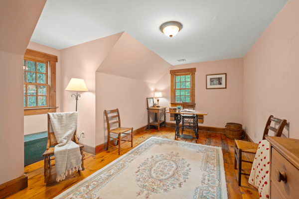 9 Checkerberry Ln, Bedford, NH